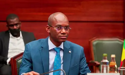 General Sadio Camara durante reunião oficial do governo do Mali, antes da escalada do conflito analisada em relatório da Human Rights Watch.